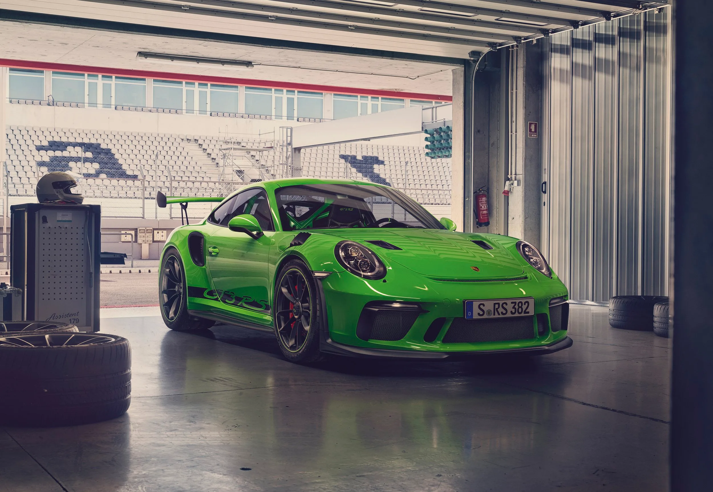 Professionelle_Bildbearbeitung_02_PORSCHE.jpg